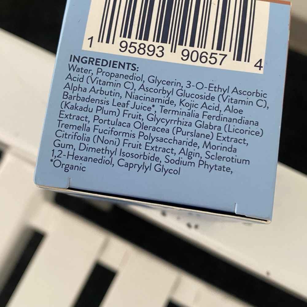 Undefined beauty R and R serum - Picture 5 of 7